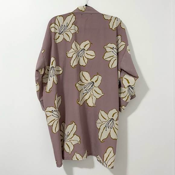 Do Everything In Love Floral Lily Pattern Mauve Long Kimono Open Front Robe OS - Picture 3 of 6